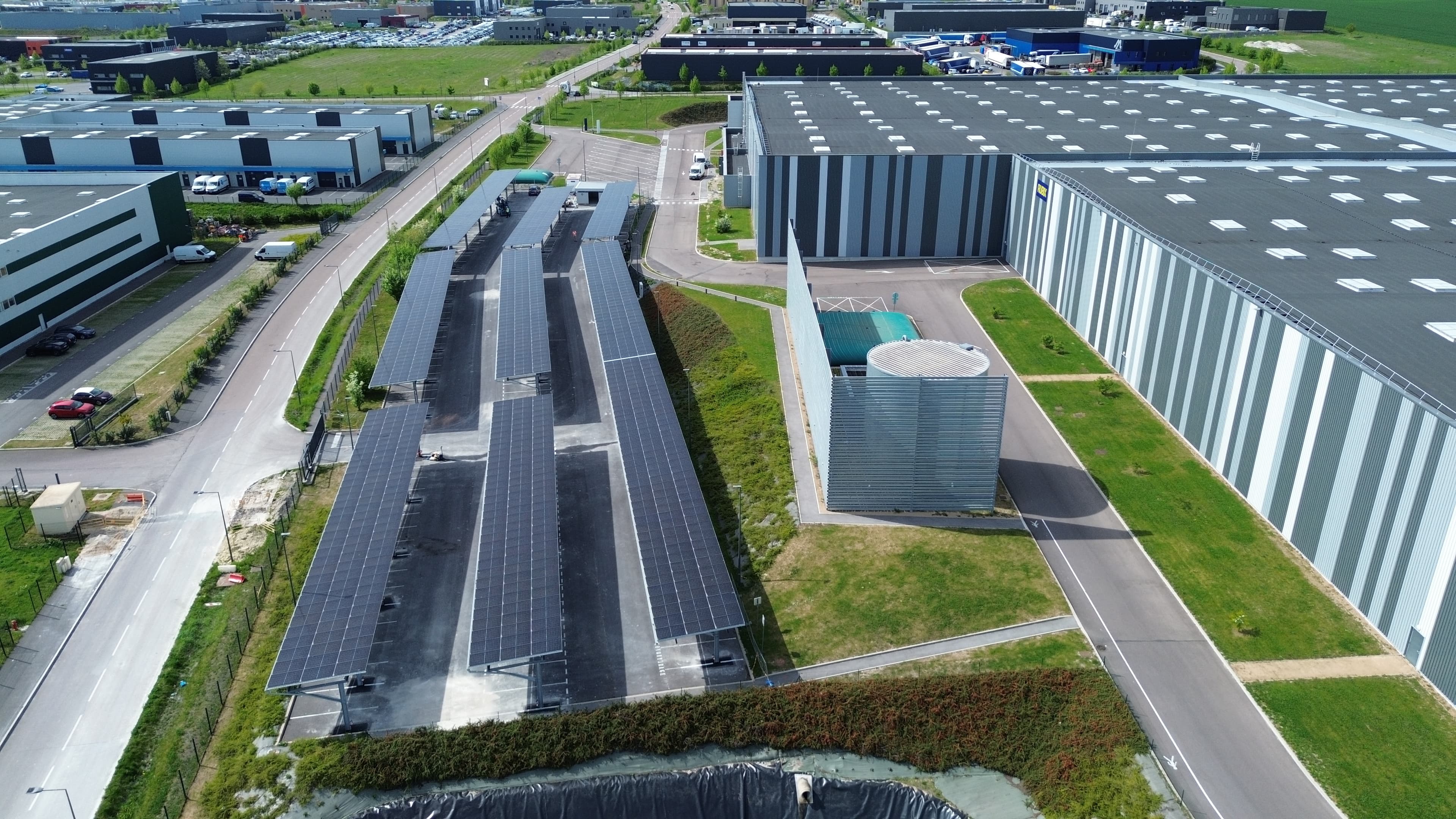 Ombrières photovoltaïques sur le parking de Cernay-lès-Reims