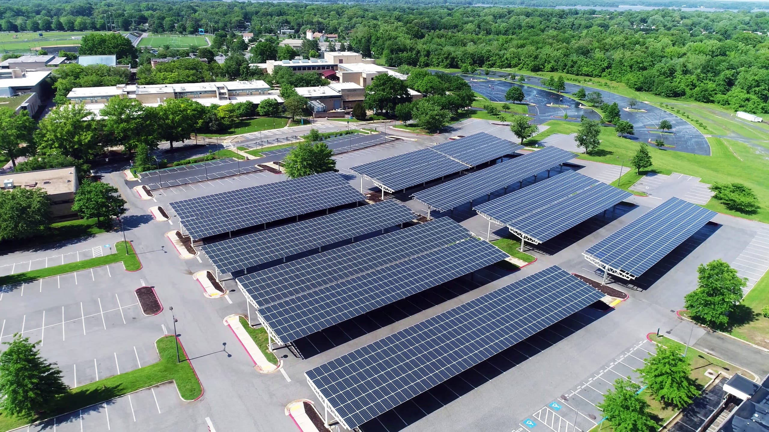 Loi Huwart : Solarisation et végétalisation des parkings