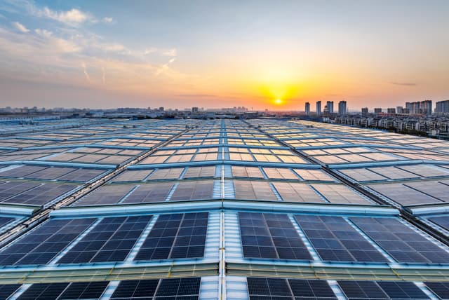 Décret tertiaire : l'autoconsommation solaire, un levier majeur de mise en conformité